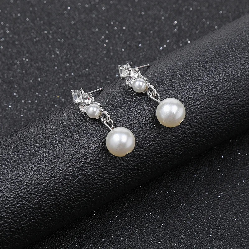 Elegant Pearl & Gemstone Necklace Set